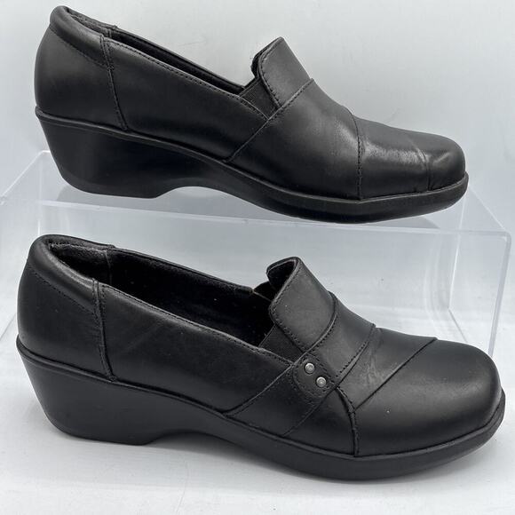 Clarks Collection Esha Marigold Women’s 9M Black Leather Loafers Slip-On Comfort - Picture 1 of 11